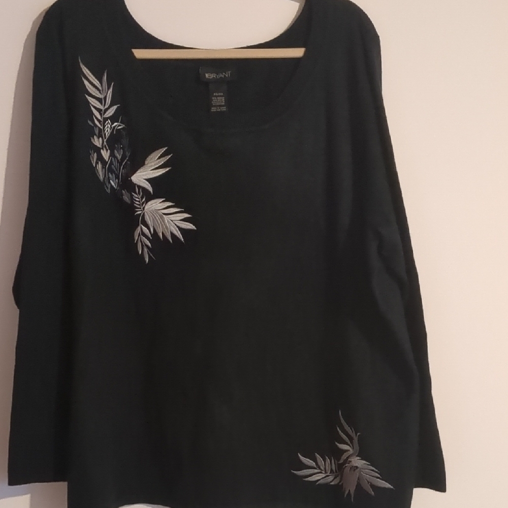 Black Top with Leaf Design